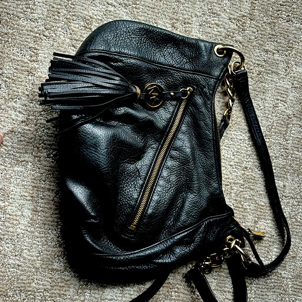 MICHAEL KORS Charm Tassel Large
Shoulder Tote Bag Black Handbag
Like new.